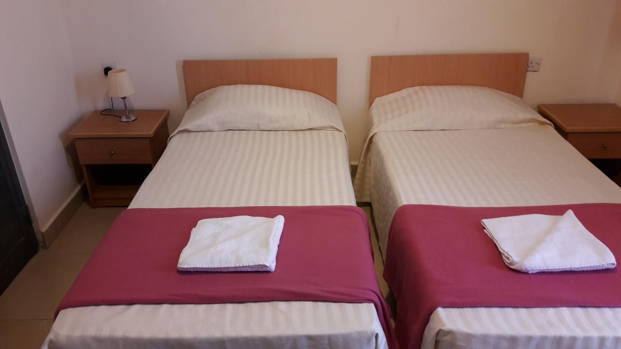 Tropicana Hotel Saint Julian's Екстер'єр фото