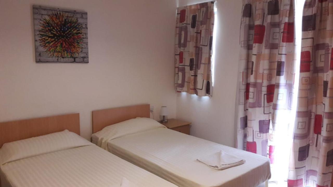 Tropicana Hotel Saint Julian's Екстер'єр фото