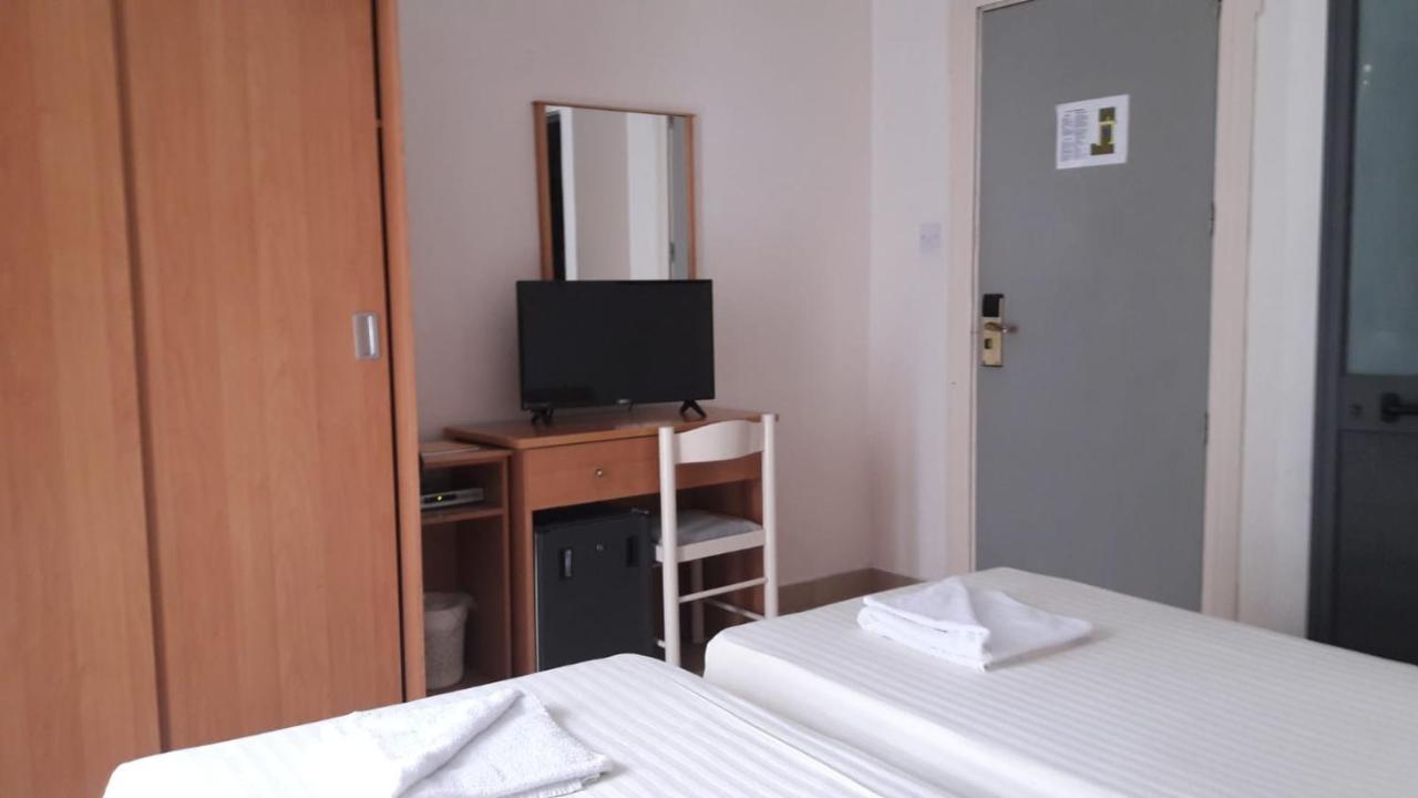 Tropicana Hotel Saint Julian's Екстер'єр фото