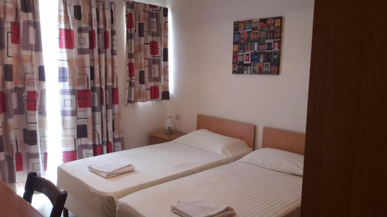 Tropicana Hotel Saint Julian's Екстер'єр фото