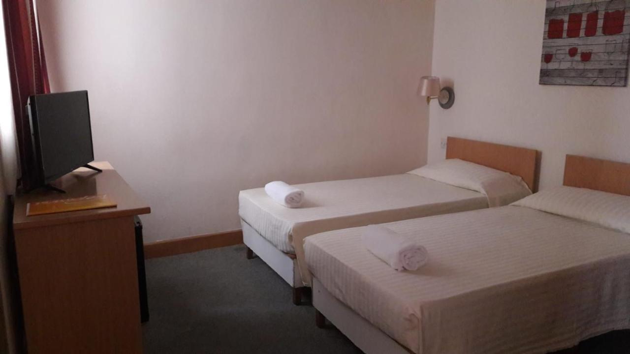 Tropicana Hotel Saint Julian's Екстер'єр фото