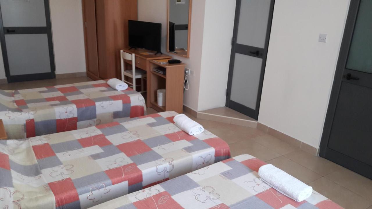 Tropicana Hotel Saint Julian's Екстер'єр фото