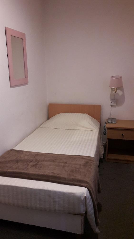 Tropicana Hotel Saint Julian's Екстер'єр фото