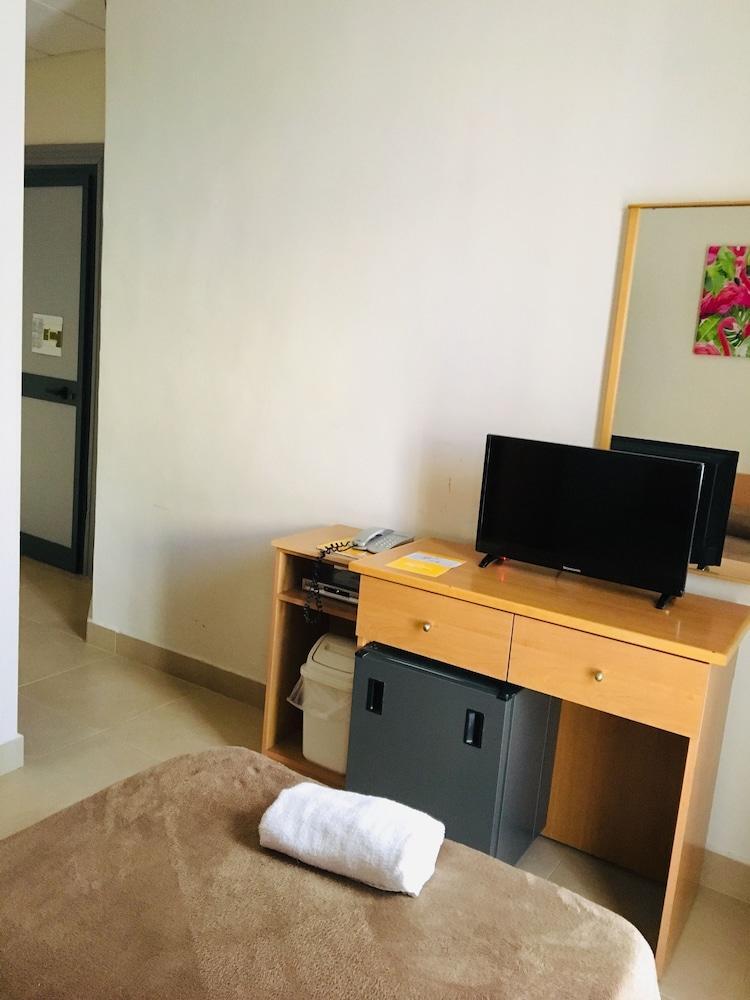 Tropicana Hotel Saint Julian's Екстер'єр фото