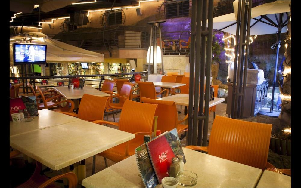 Tropicana Hotel Saint Julian's Екстер'єр фото